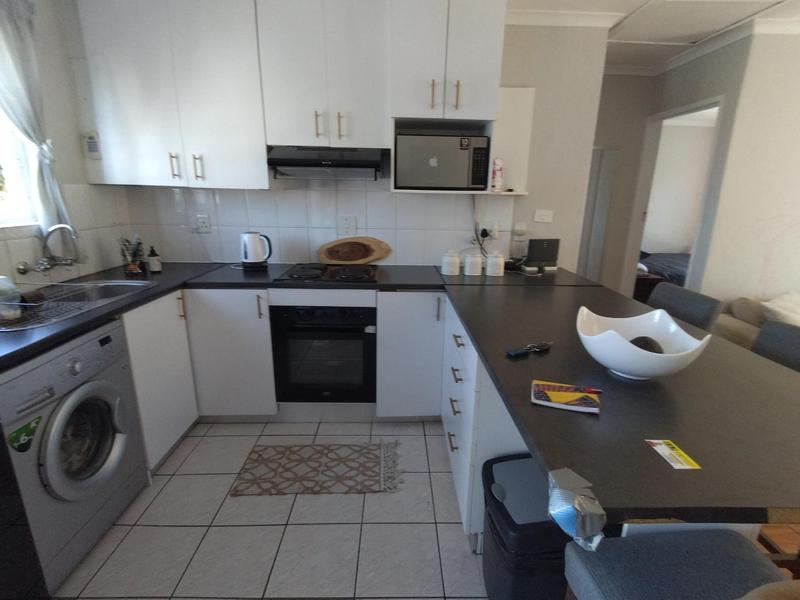 2 Bedroom Property for Sale in Vredekloof East Western Cape